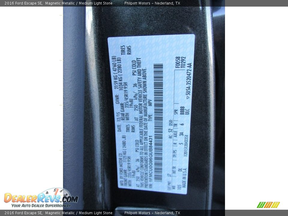2016 Ford Escape SE Magnetic Metallic / Medium Light Stone Photo #34