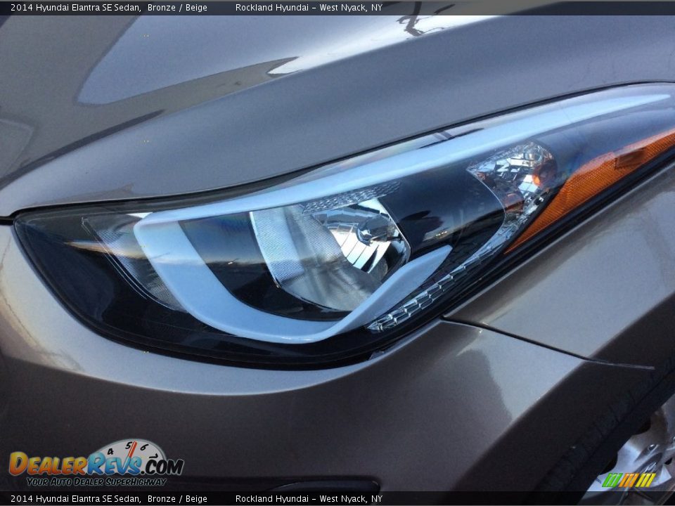 2014 Hyundai Elantra SE Sedan Bronze / Beige Photo #30