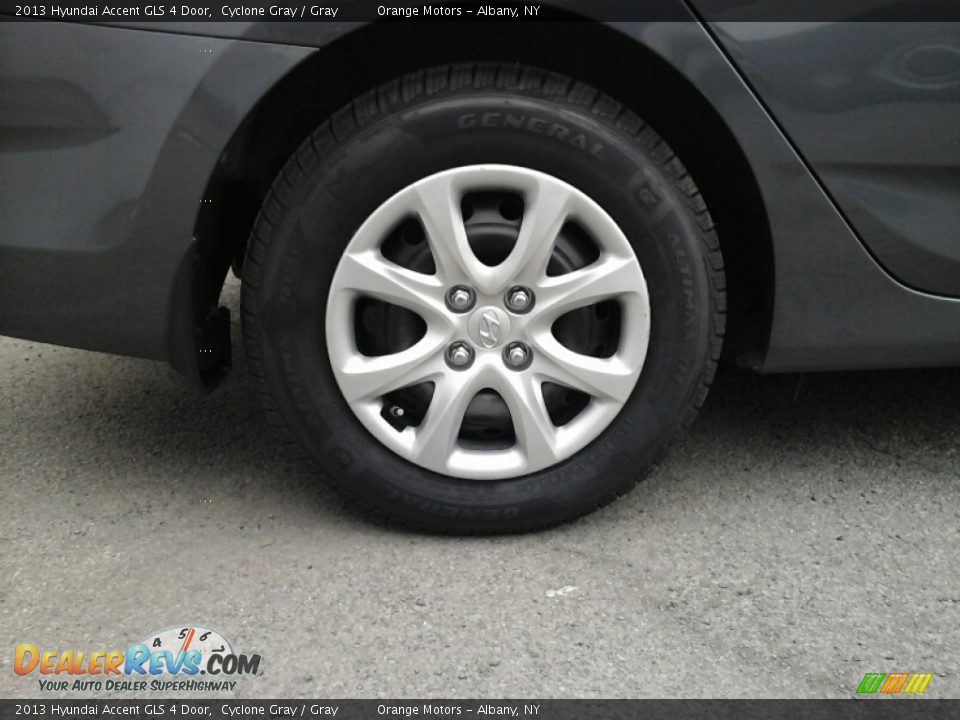 2013 Hyundai Accent GLS 4 Door Cyclone Gray / Gray Photo #7