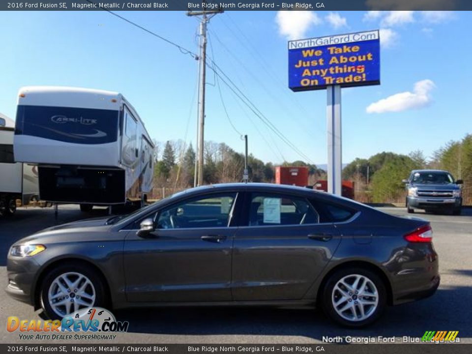 2016 Ford Fusion SE Magnetic Metallic / Charcoal Black Photo #2