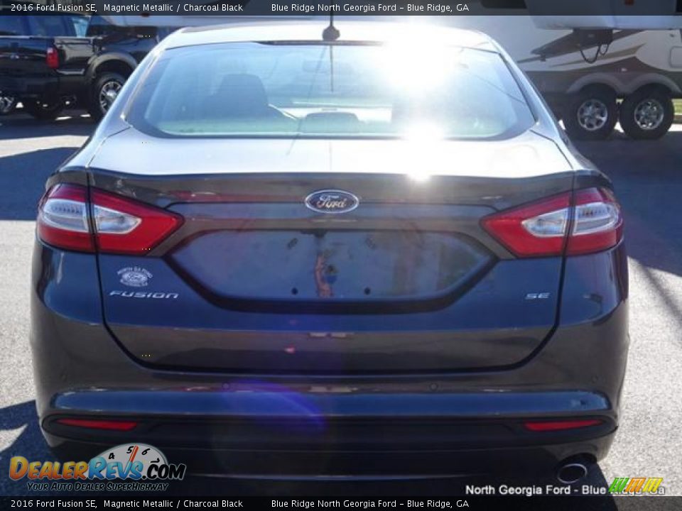 2016 Ford Fusion SE Magnetic Metallic / Charcoal Black Photo #4