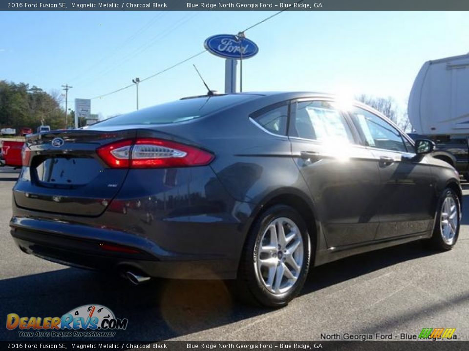 2016 Ford Fusion SE Magnetic Metallic / Charcoal Black Photo #5