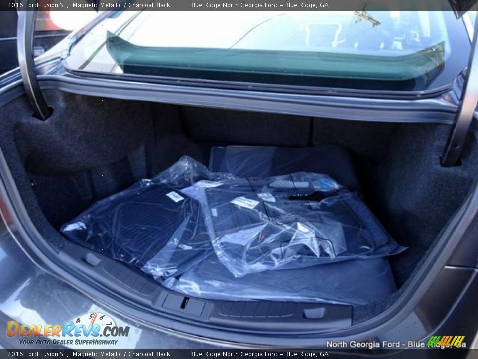 2016 Ford Fusion SE Magnetic Metallic / Charcoal Black Photo #15