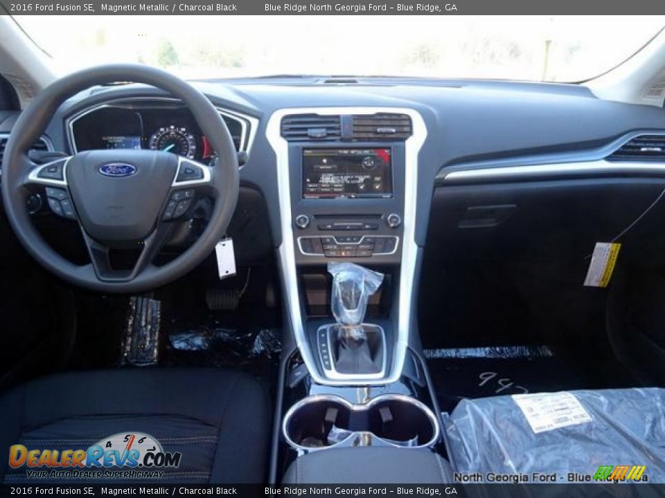 2016 Ford Fusion SE Magnetic Metallic / Charcoal Black Photo #17