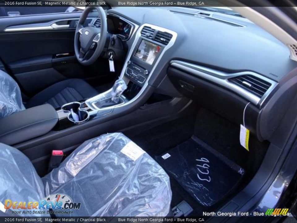 2016 Ford Fusion SE Magnetic Metallic / Charcoal Black Photo #30