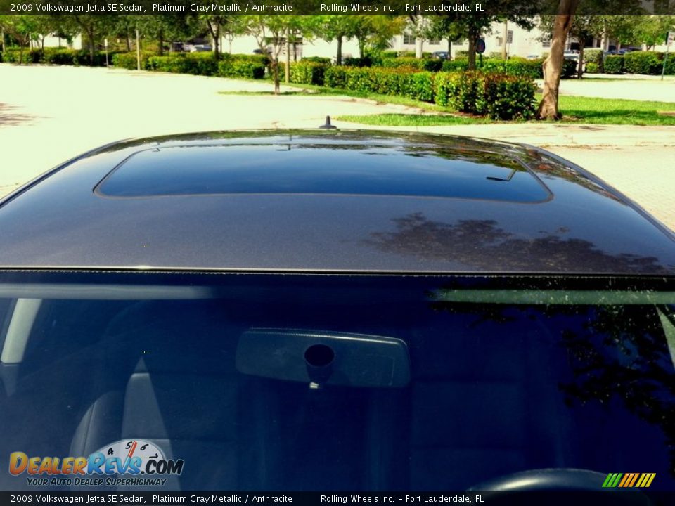 2009 Volkswagen Jetta SE Sedan Platinum Gray Metallic / Anthracite Photo #30