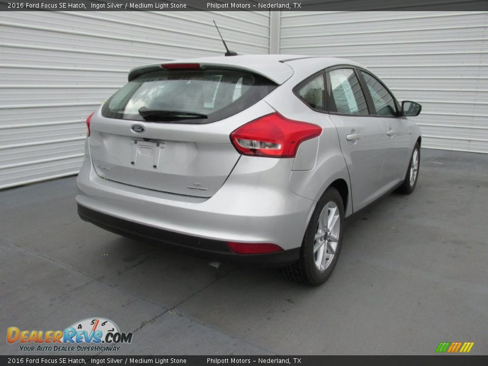 2016 Ford Focus SE Hatch Ingot Silver / Medium Light Stone Photo #4