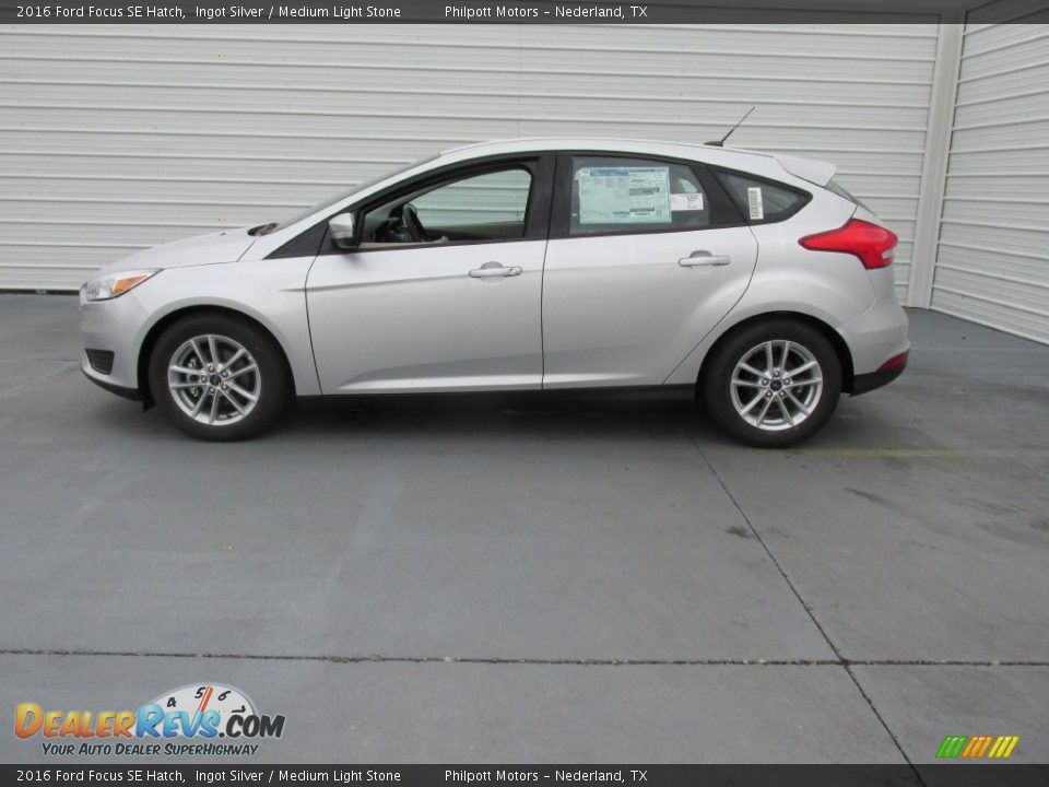 2016 Ford Focus SE Hatch Ingot Silver / Medium Light Stone Photo #6
