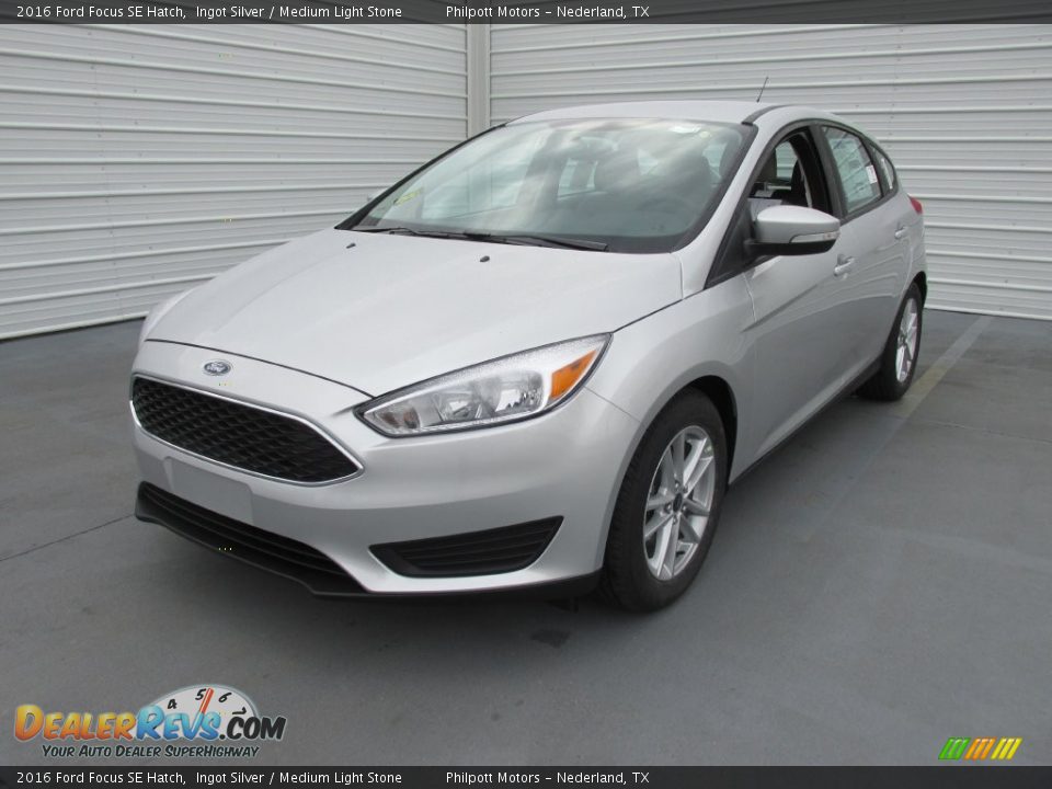 2016 Ford Focus SE Hatch Ingot Silver / Medium Light Stone Photo #7