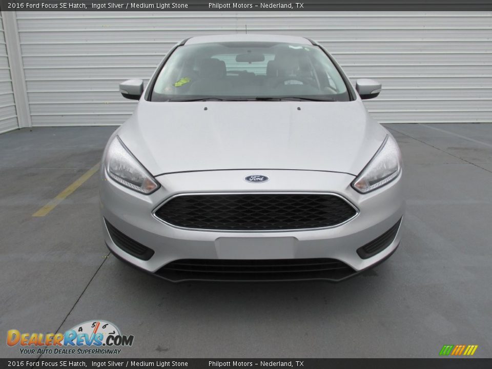 2016 Ford Focus SE Hatch Ingot Silver / Medium Light Stone Photo #8