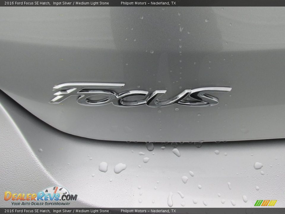 2016 Ford Focus SE Hatch Ingot Silver / Medium Light Stone Photo #13