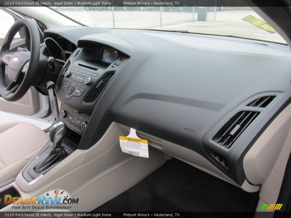 2016 Ford Focus SE Hatch Ingot Silver / Medium Light Stone Photo #16