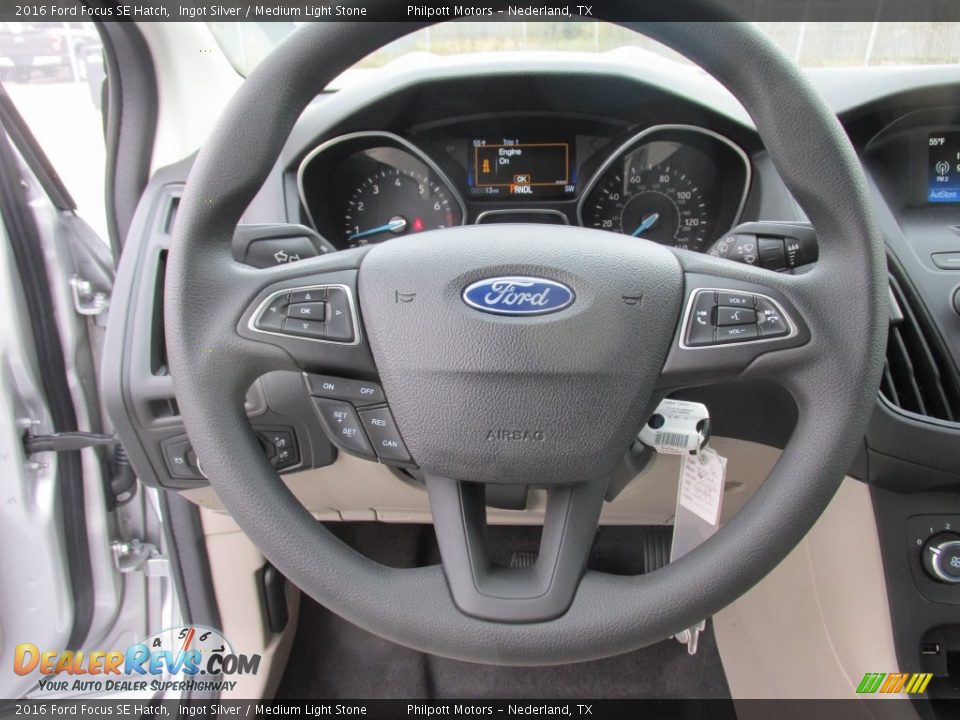 2016 Ford Focus SE Hatch Ingot Silver / Medium Light Stone Photo #29