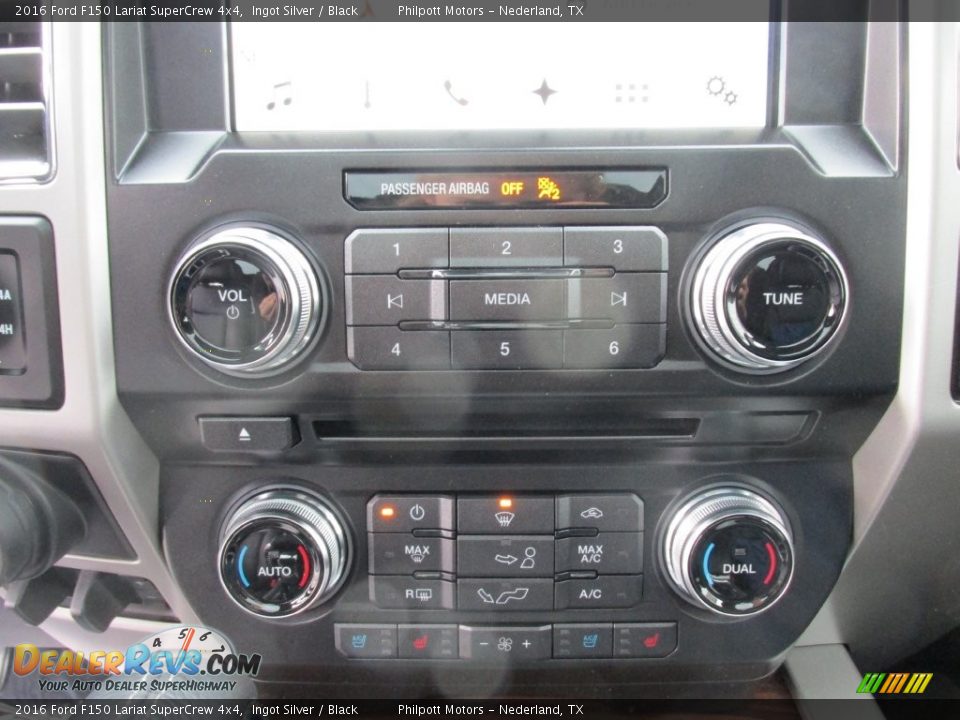 2016 Ford F150 Lariat SuperCrew 4x4 Ingot Silver / Black Photo #28