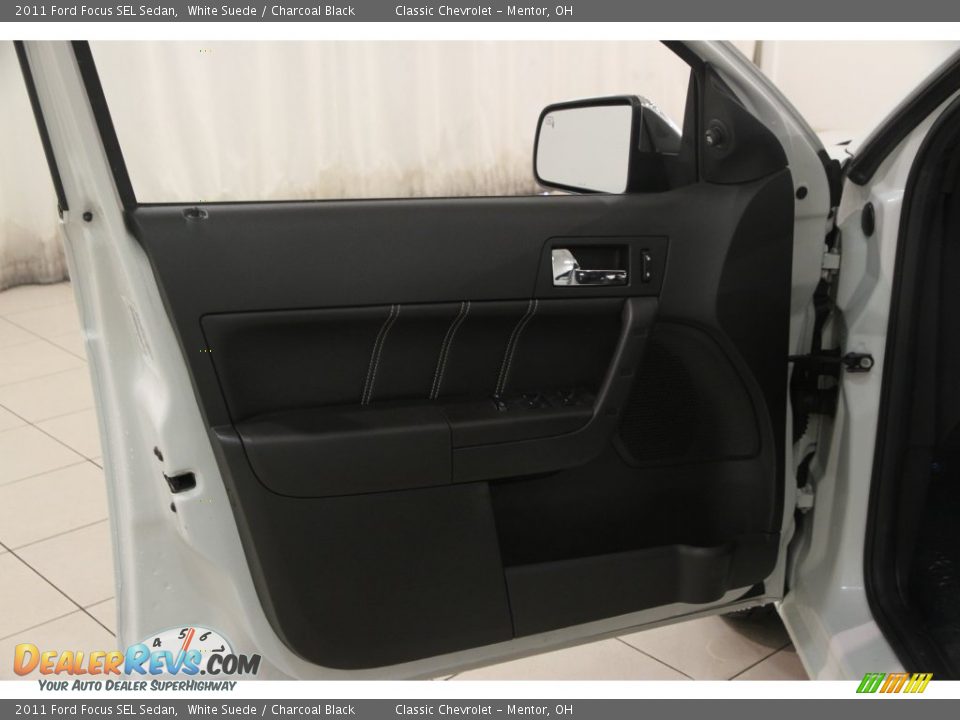 2011 Ford Focus SEL Sedan White Suede / Charcoal Black Photo #4