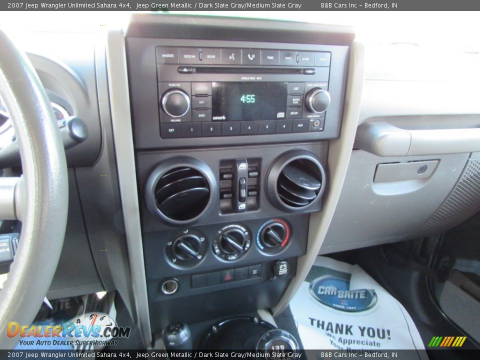 2007 Jeep Wrangler Unlimited Sahara 4x4 Jeep Green Metallic / Dark Slate Gray/Medium Slate Gray Photo #17