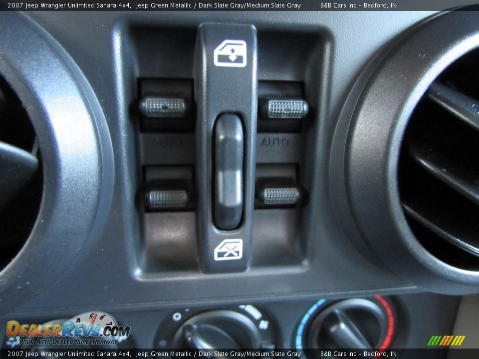 2007 Jeep Wrangler Unlimited Sahara 4x4 Jeep Green Metallic / Dark Slate Gray/Medium Slate Gray Photo #18
