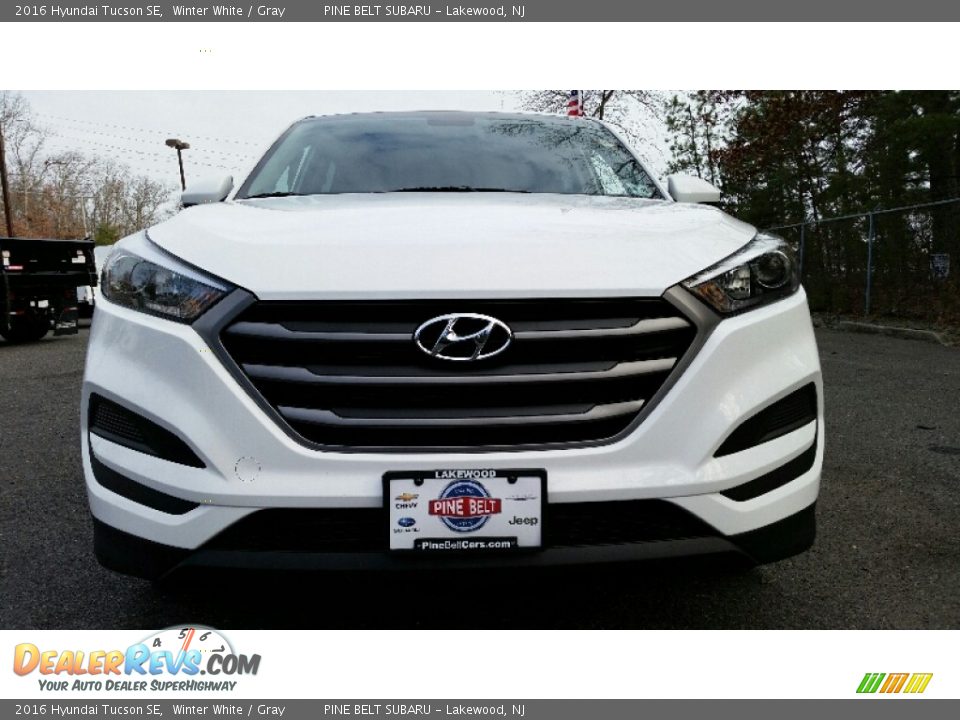 2016 Hyundai Tucson SE Winter White / Gray Photo #2
