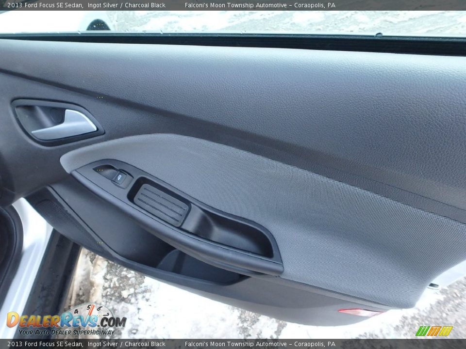 2013 Ford Focus SE Sedan Ingot Silver / Charcoal Black Photo #12