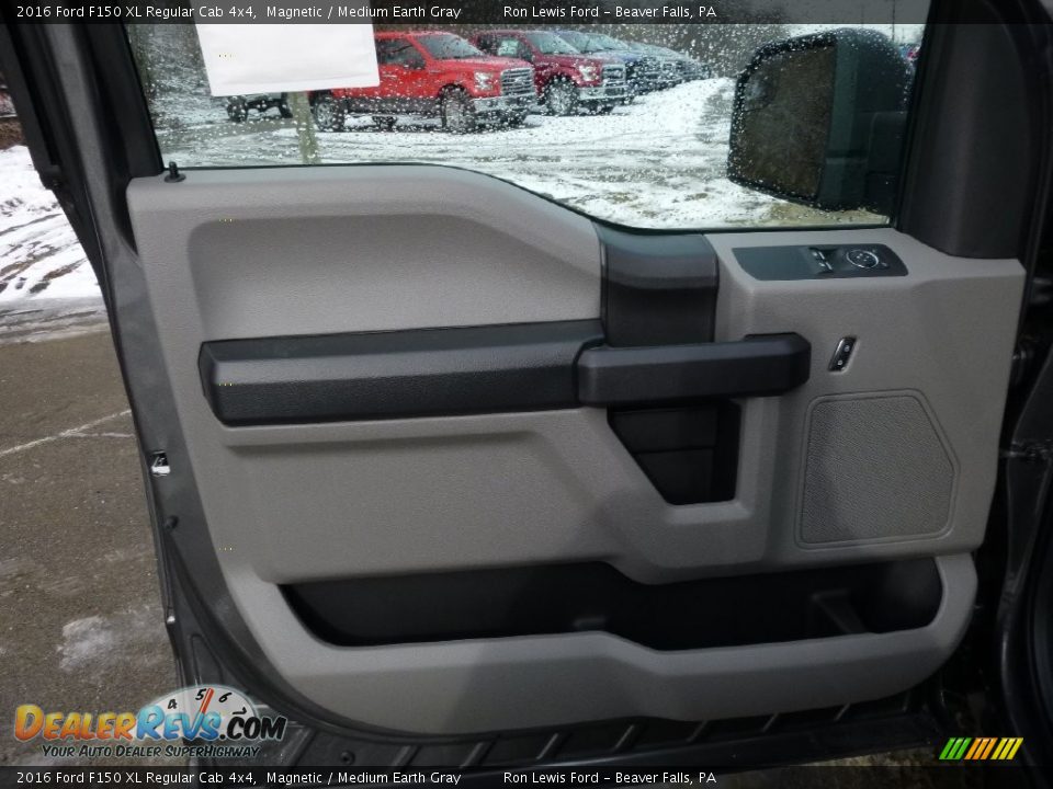2016 Ford F150 XL Regular Cab 4x4 Magnetic / Medium Earth Gray Photo #15