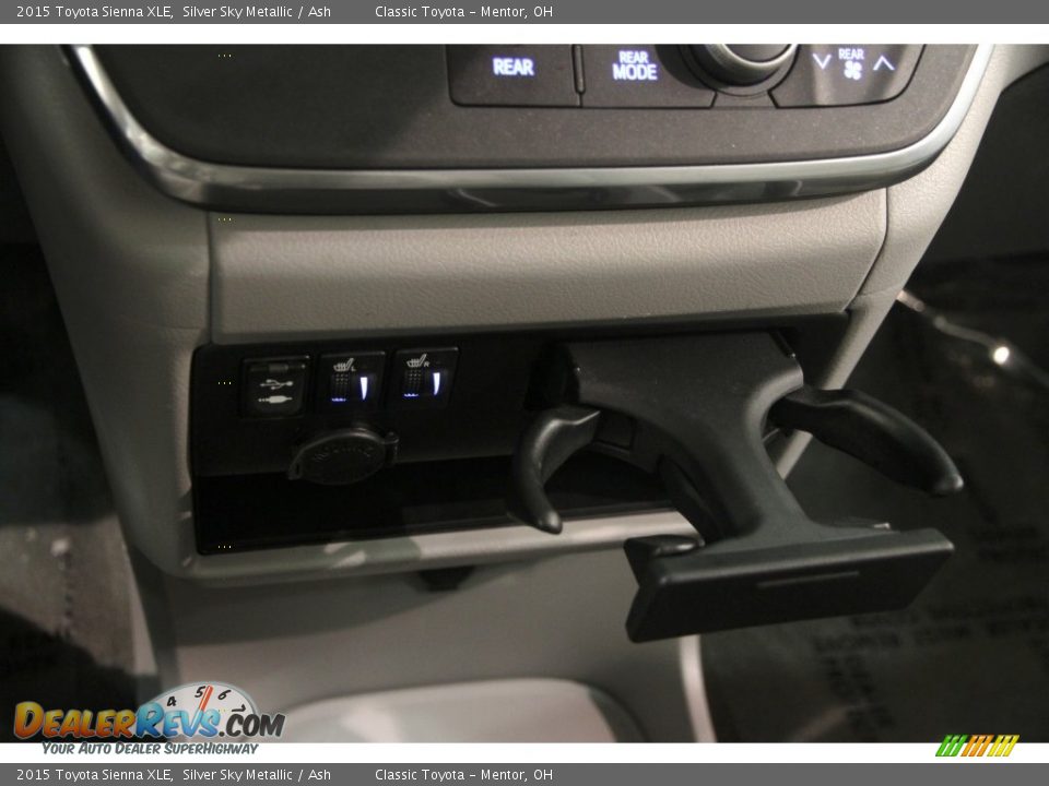 2015 Toyota Sienna XLE Silver Sky Metallic / Ash Photo #9