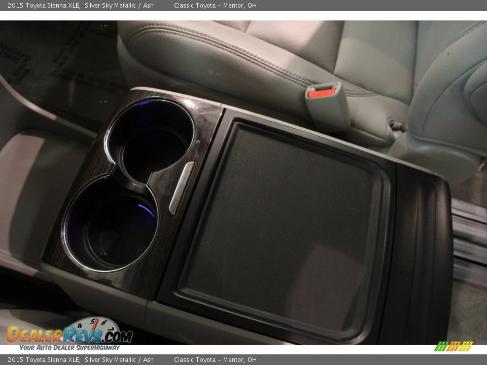 2015 Toyota Sienna XLE Silver Sky Metallic / Ash Photo #10
