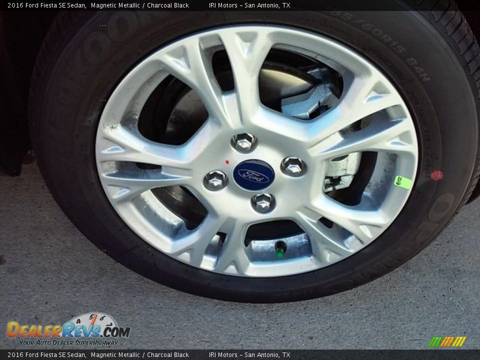 2016 Ford Fiesta SE Sedan Magnetic Metallic / Charcoal Black Photo #6