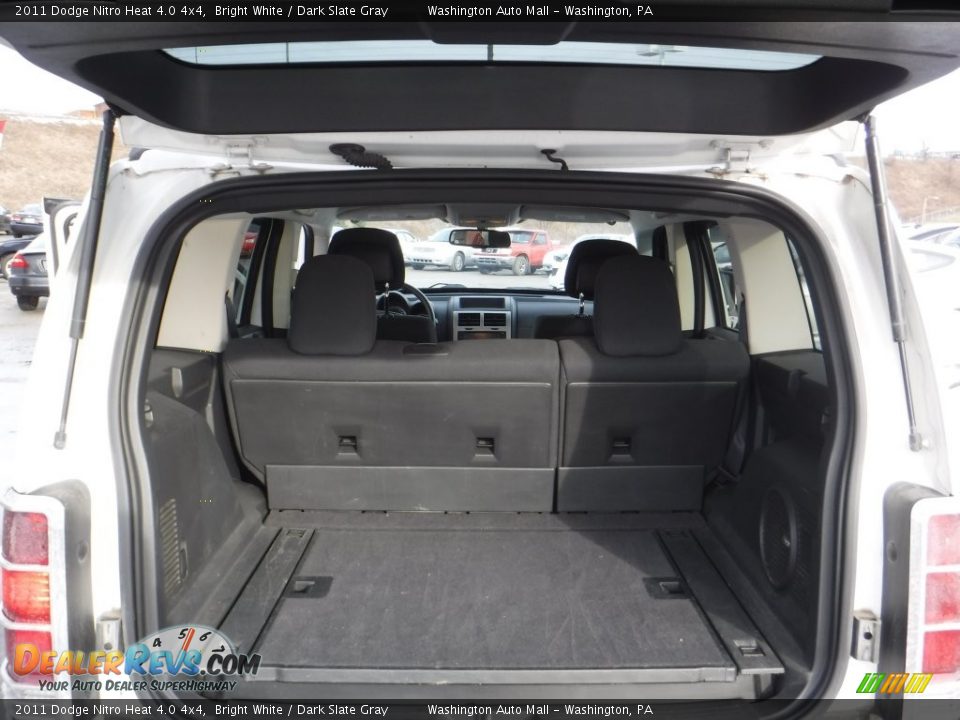 2011 Dodge Nitro Heat 4.0 4x4 Bright White / Dark Slate Gray Photo #10