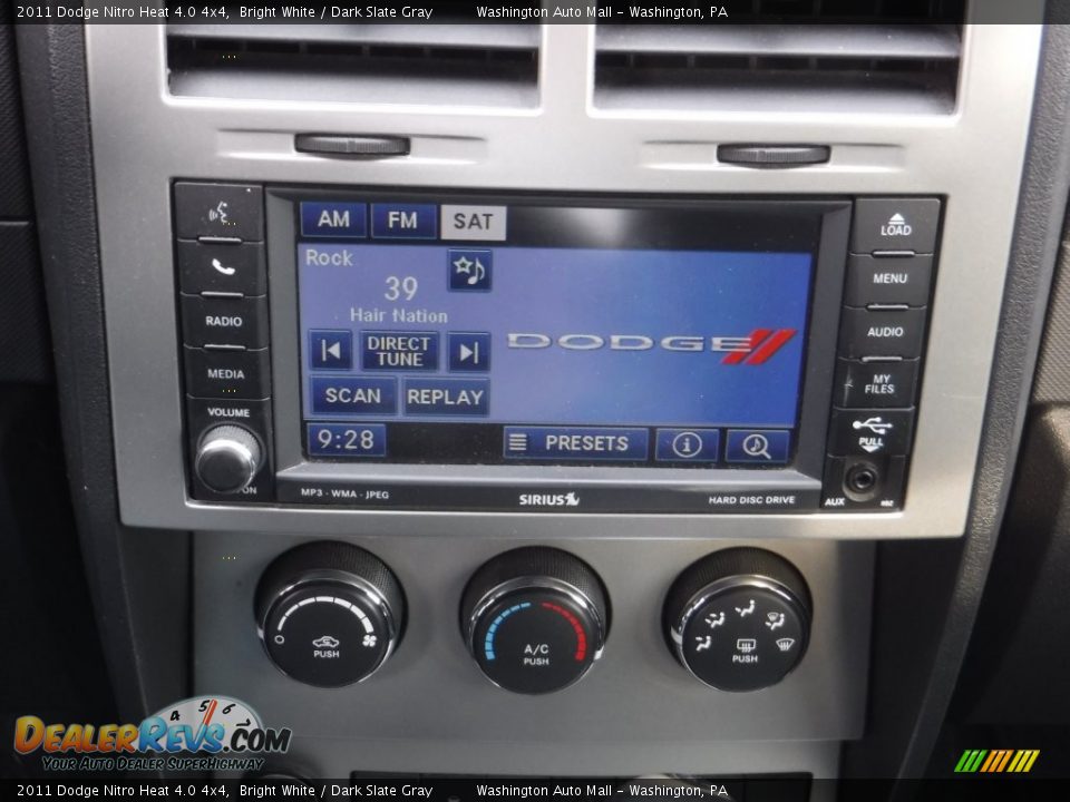 2011 Dodge Nitro Heat 4.0 4x4 Bright White / Dark Slate Gray Photo #15