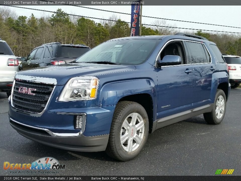Front 3/4 View of 2016 GMC Terrain SLE Photo #1