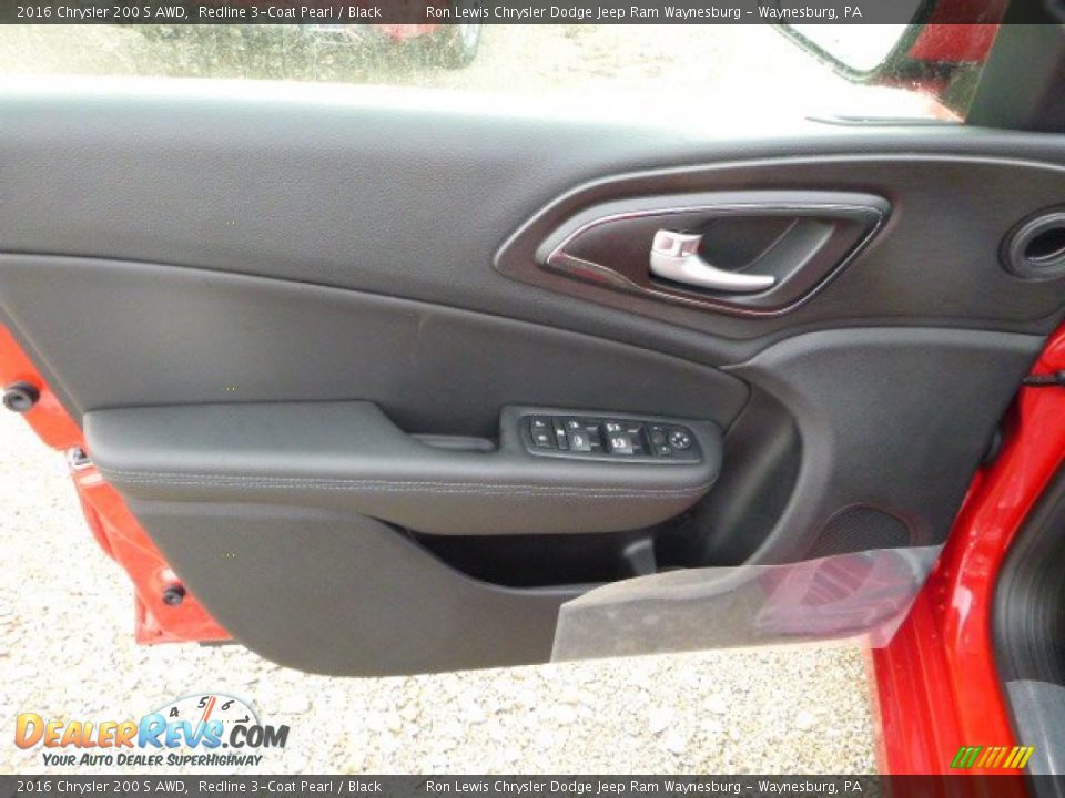 Door Panel of 2016 Chrysler 200 S AWD Photo #13
