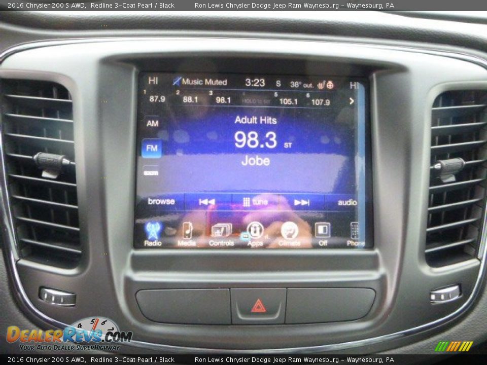 Controls of 2016 Chrysler 200 S AWD Photo #17