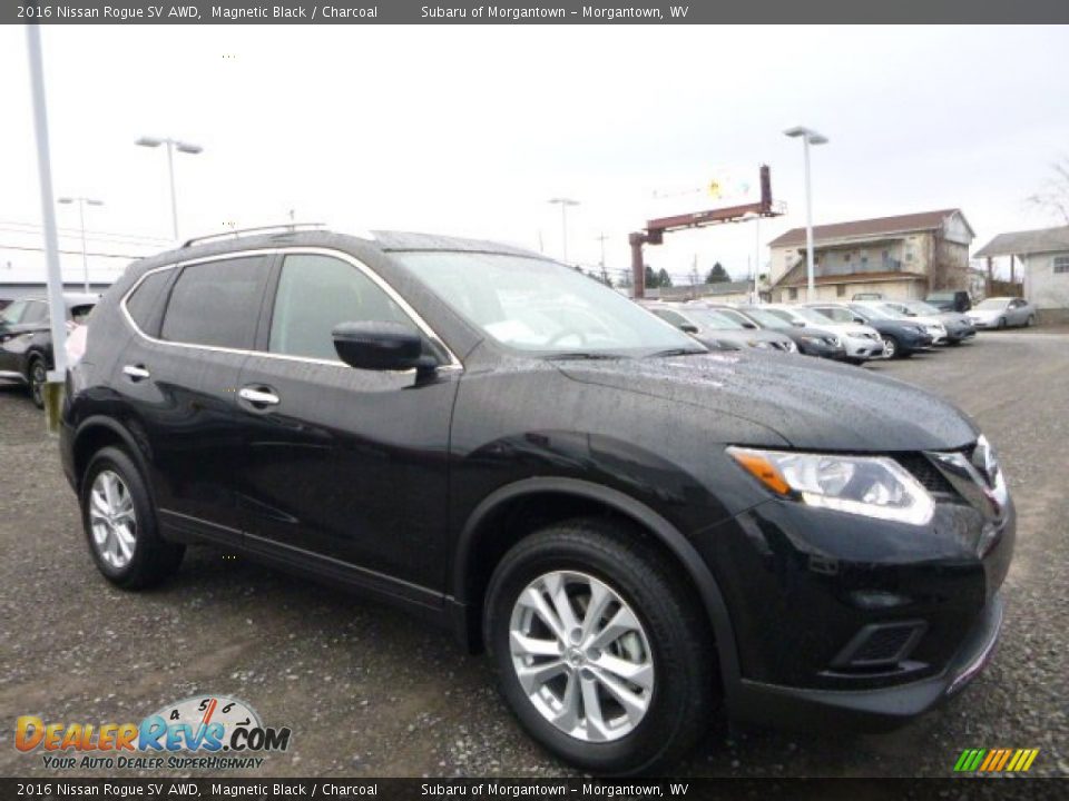 2016 Nissan Rogue SV AWD Magnetic Black / Charcoal Photo #1
