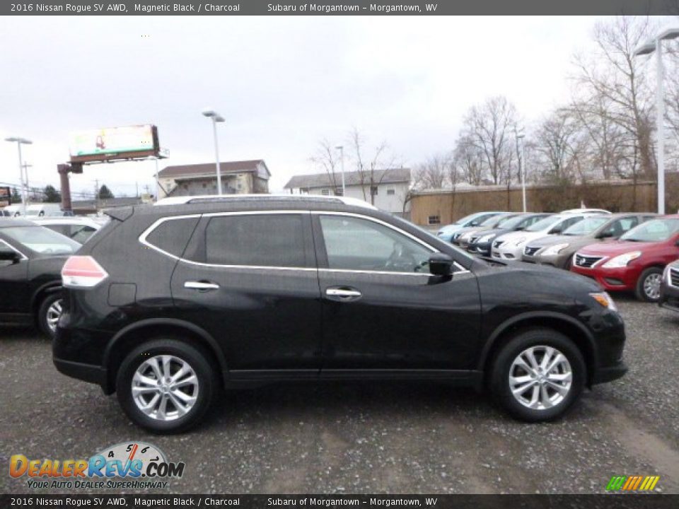2016 Nissan Rogue SV AWD Magnetic Black / Charcoal Photo #3