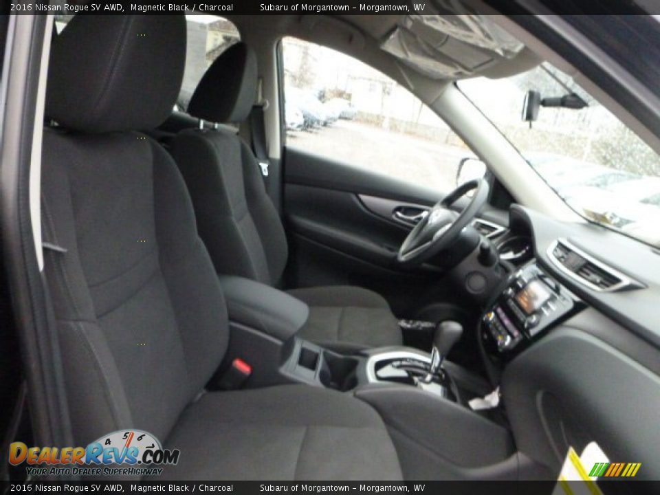 2016 Nissan Rogue SV AWD Magnetic Black / Charcoal Photo #4