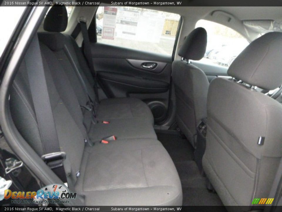 2016 Nissan Rogue SV AWD Magnetic Black / Charcoal Photo #6