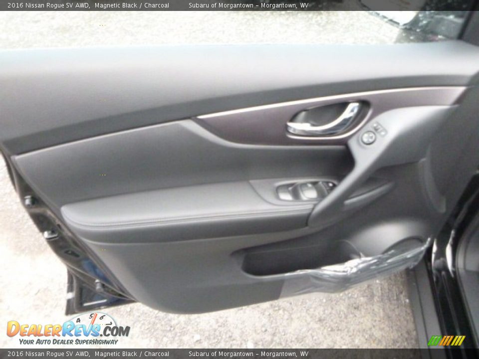2016 Nissan Rogue SV AWD Magnetic Black / Charcoal Photo #13