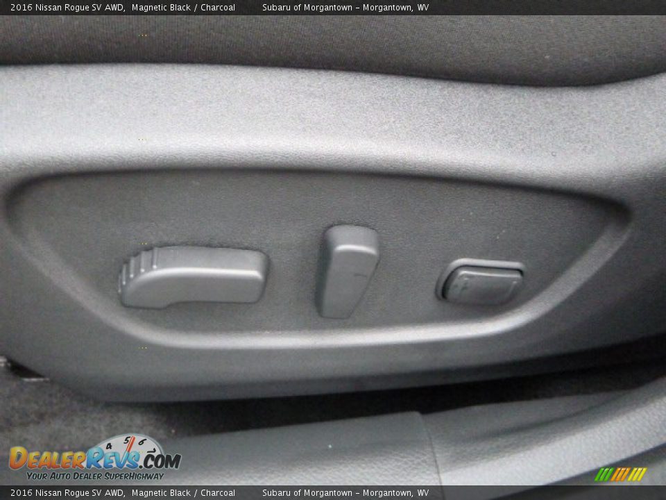 2016 Nissan Rogue SV AWD Magnetic Black / Charcoal Photo #15
