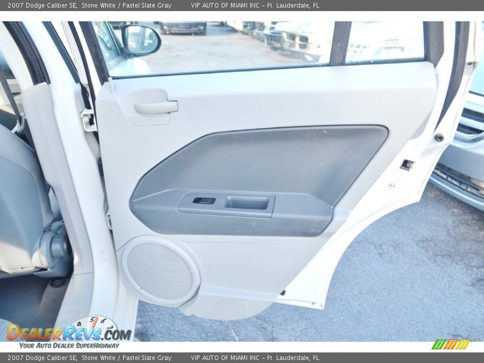 2007 Dodge Caliber SE Stone White / Pastel Slate Gray Photo #22