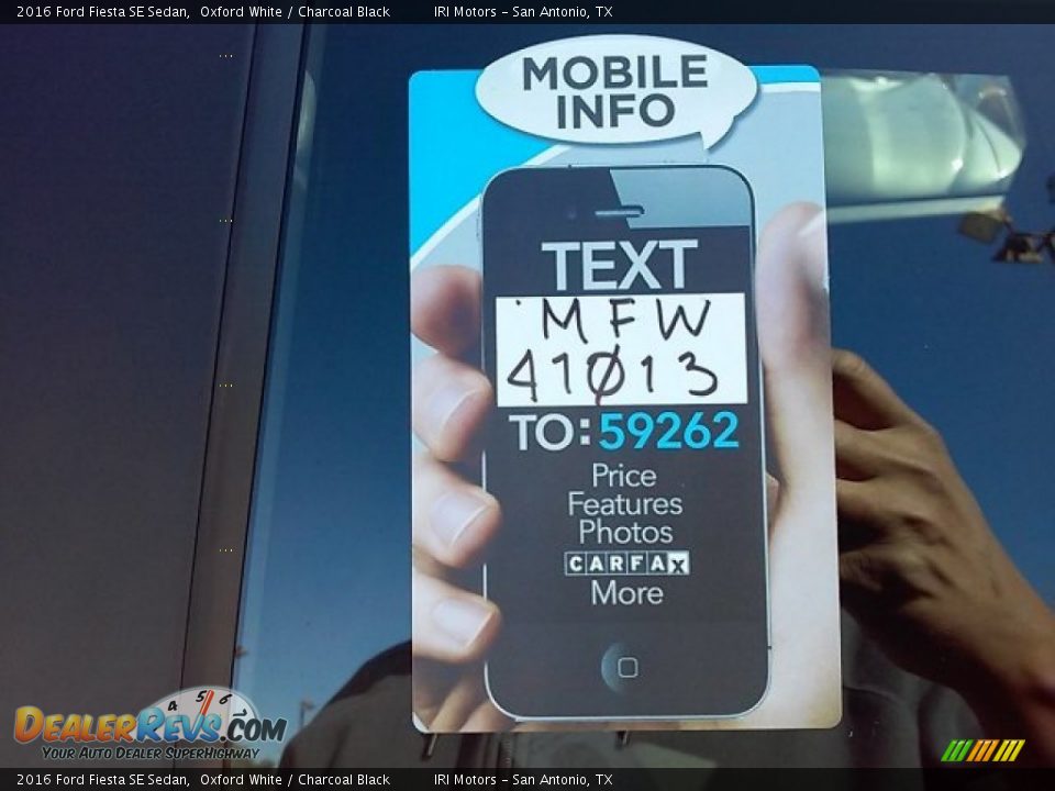 2016 Ford Fiesta SE Sedan Oxford White / Charcoal Black Photo #2