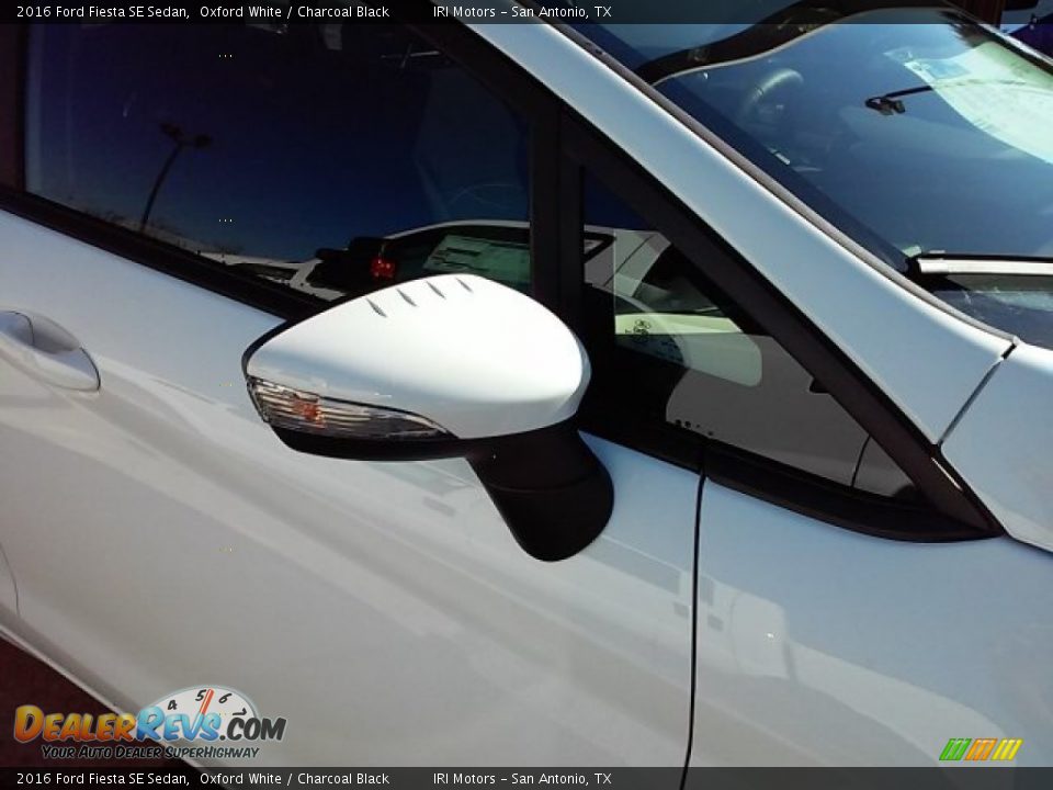 2016 Ford Fiesta SE Sedan Oxford White / Charcoal Black Photo #4