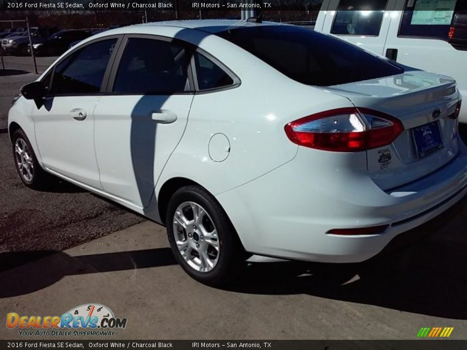 2016 Ford Fiesta SE Sedan Oxford White / Charcoal Black Photo #8