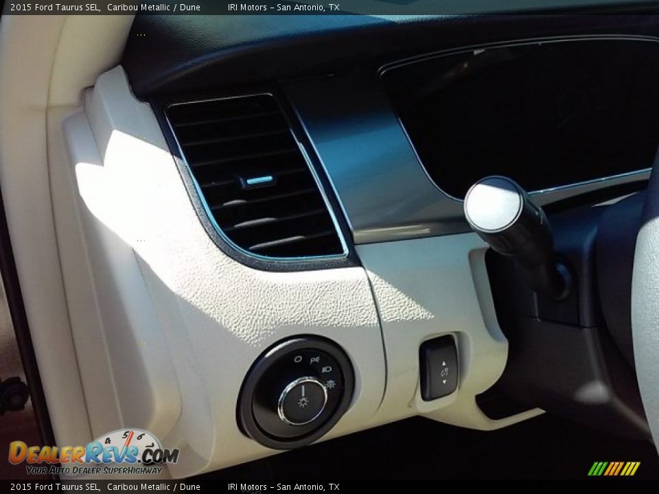 2015 Ford Taurus SEL Caribou Metallic / Dune Photo #22