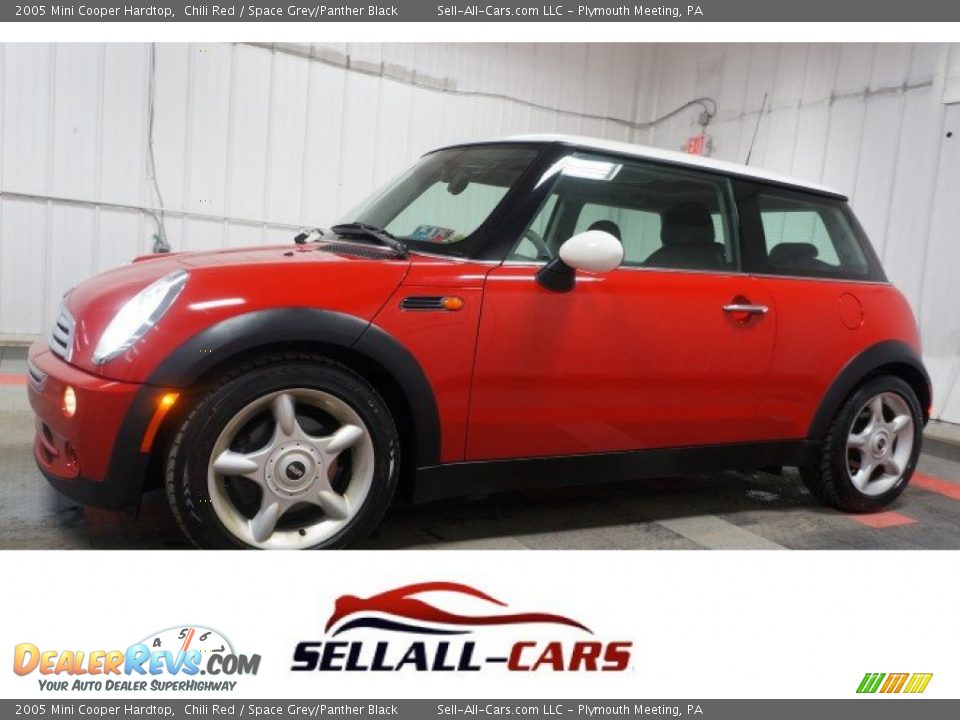 2005 Mini Cooper Hardtop Chili Red / Space Grey/Panther Black Photo #1