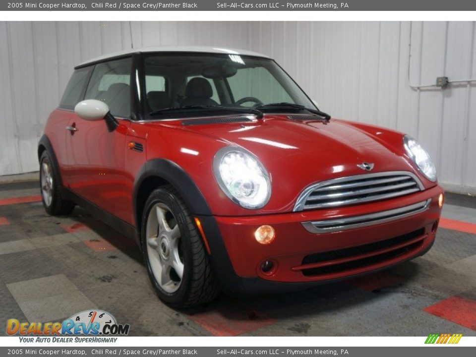 2005 Mini Cooper Hardtop Chili Red / Space Grey/Panther Black Photo #5