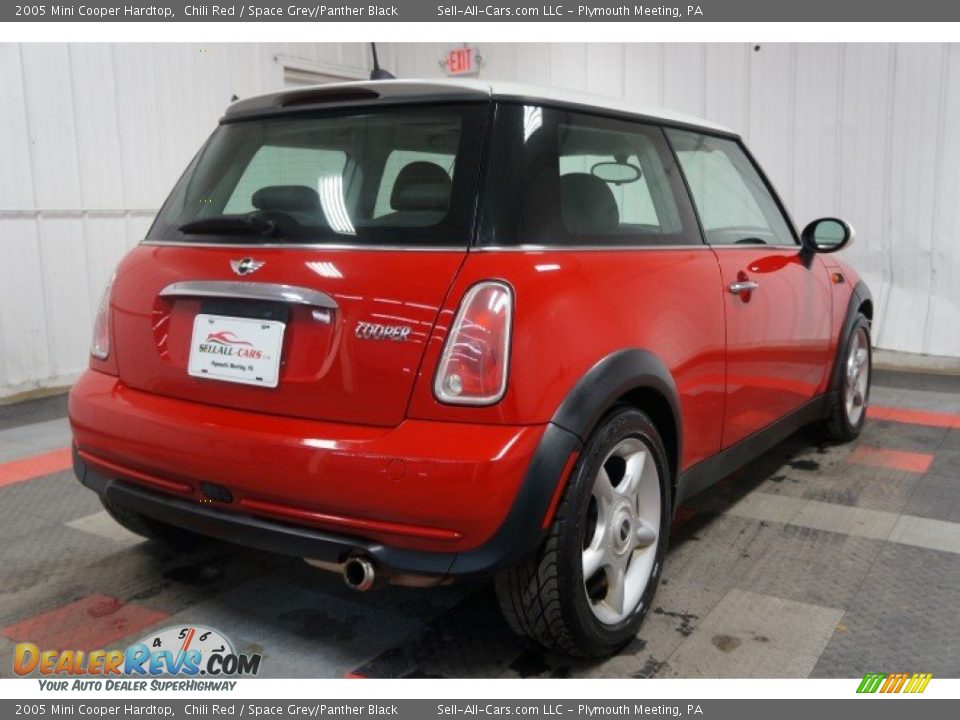 2005 Mini Cooper Hardtop Chili Red / Space Grey/Panther Black Photo #8