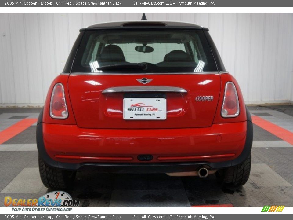 2005 Mini Cooper Hardtop Chili Red / Space Grey/Panther Black Photo #9