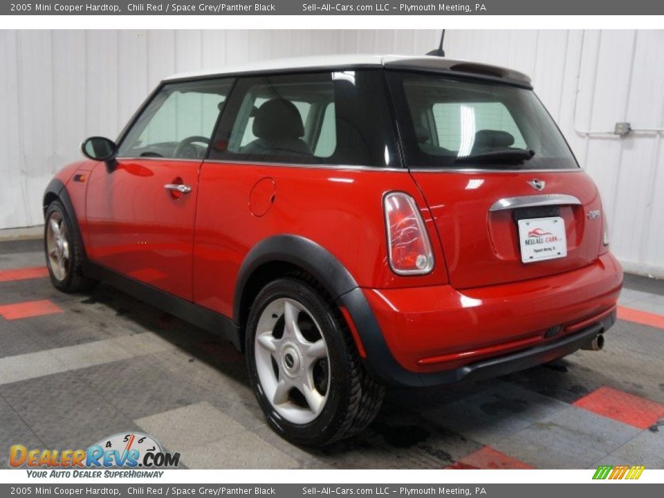 2005 Mini Cooper Hardtop Chili Red / Space Grey/Panther Black Photo #10