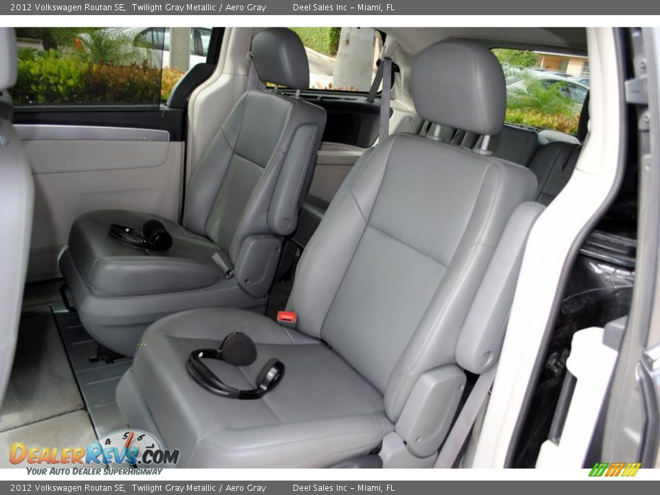 2012 Volkswagen Routan SE Twilight Gray Metallic / Aero Gray Photo #14