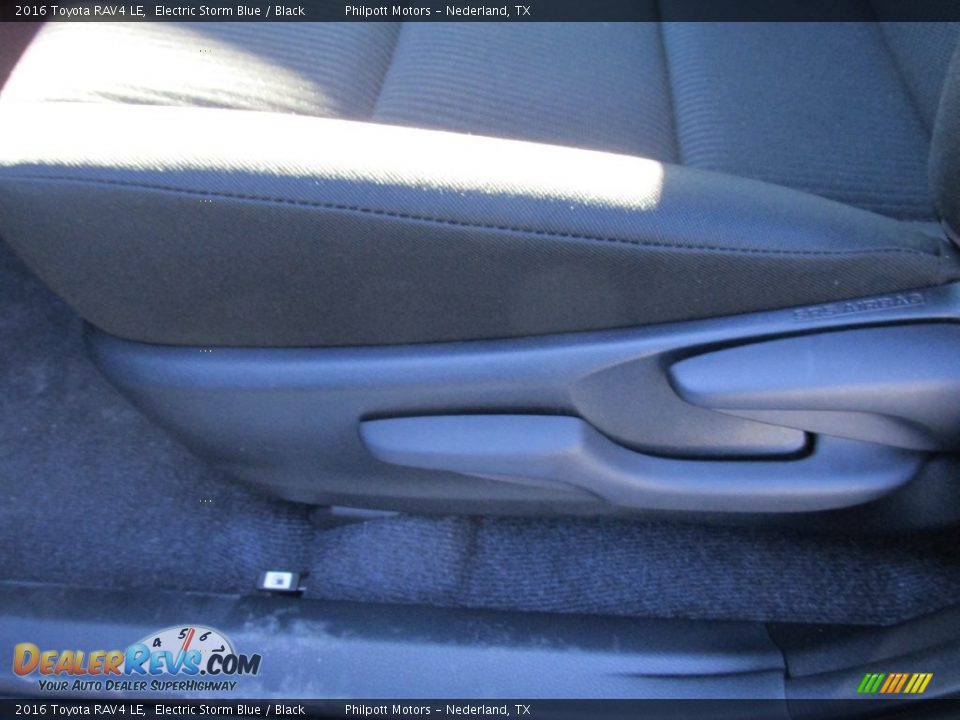 2016 Toyota RAV4 LE Electric Storm Blue / Black Photo #22